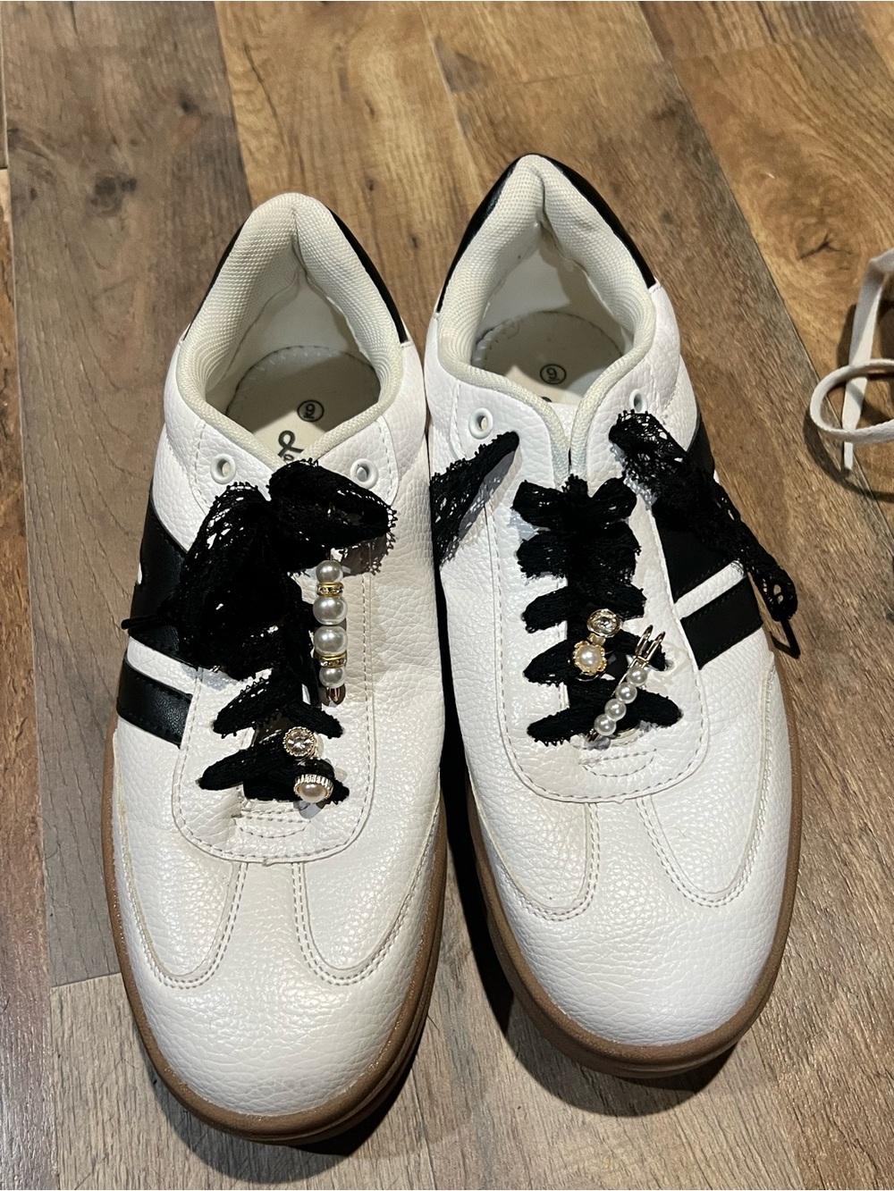 La Shallah women’s shoes size 9